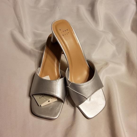 Women's Lindie Mule Heels - A New Day" Silver - Picture 5 of 9